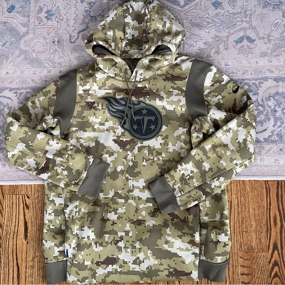 Nike Dri Fit Tennessee Titans Salute to Service Camo Hooded Sweatshirt Large